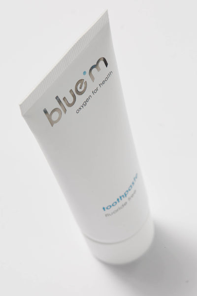 Pasta su aktyviu deguonimi be fluoro 75ml Bluem